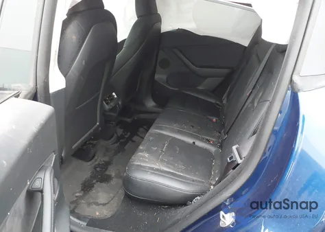 2022 Tesla Model Y Long Range Dual Motor All-Wheel Drive z USA, uszkodzony, nr VIN 7SAYGDEE4NA008153